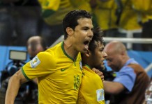 Hernanes, fonte Di copa2014.gov.br - Brazil beat Croatia in World Cup opening match, CC BY 3.0, https://commons.wikimedia.org/w/index.php?curid=33393704