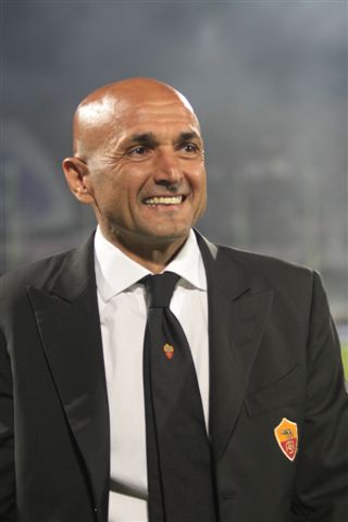 Luciano Spalletti, fonte By Photojournalist Roberto Vicario - Photojournalist Roberto Vicario, CC BY-SA 3.0, https://commons.wikimedia.org/w/index.php?curid=6775761