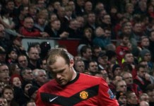 Wayne Rooney fonte foto: Di Gordon Flood - originally posted to Flickr as Man Utd V Everton-11, CC BY 2.0, https://commons.wikimedia.org/w/index.php?curid=8634136