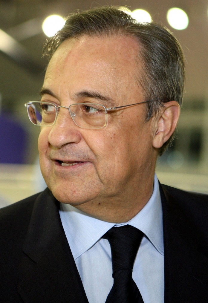 Florentino Perez, presidente del Real Madrid, fonte By Mohan, www.dohastadiumplusqatar.com - http://www.flickr.com/photos/dohastadiumplusqatar/6427035873/in/photostream/, CC BY 2.0, https://commons.wikimedia.org/w/index.php?curid=18224193