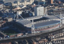 Millennium Stadium, Cardiff, fonte By Clint Budd - From Flickr, CC BY 2.0, https://commons.wikimedia.org/w/index.php?curid=45170501