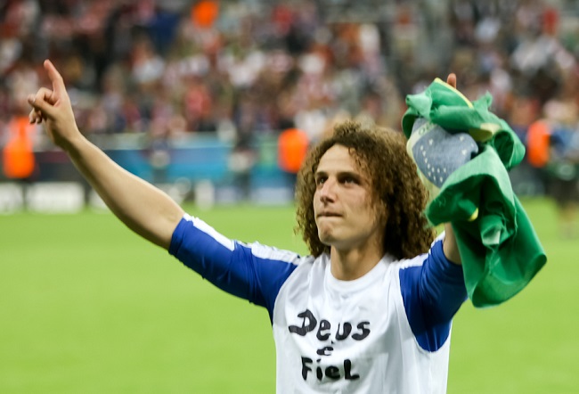 David Luiz fonte foto: Di rayand - RA1_6511Uploaded by Yoda1893, CC BY 2.0, https://commons.wikimedia.org/w/index.php?curid=19521288