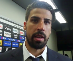La Juve tratta la rescissione con Khedira, ma il giocatore vuole restare: “Amo il club, continuiamo a scrivere la storia” La Juve tratta la rescissione con Khedira, ma il giocatore vuole restare: “Amo il club, continuiamo a scrivere la storia”