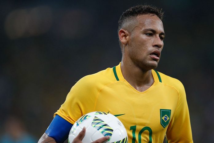 Neymar, fonte Di Fernando Frazão/Agência Brasil - http://agenciabrasil.ebc.com.br/rio-2016/foto/2016-08/selecao-brasileira-de-futebol-enfrenta-alemanha-0, CC BY 3.0 br, https://commons.wikimedia.org/w/index.php?curid=50790370