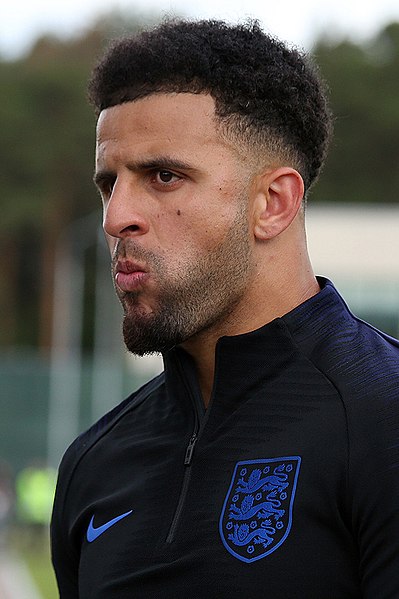 Kyle Walker, fonte By Кирилл Венедиктов - https://www.soccer.ru/galery/1053441/photo/729805, CC BY-SA 3.0, https://commons.wikimedia.org/w/index.php?curid=69933210