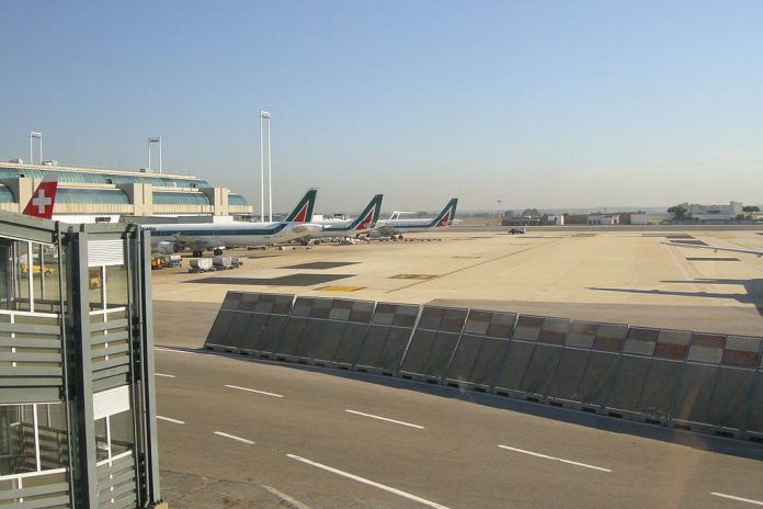 Aeroporto di Fiumicino, fonte By DV - Own work, CC BY-SA 3.0, https://commons.wikimedia.org/w/index.php?curid=25161310